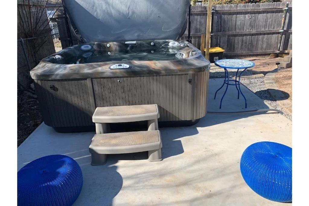 1 Mile To Fort Sill! The Carolebelle Cottage Sleeps 8 With Hottub,Grills,Firepit Лоутън Екстериор снимка