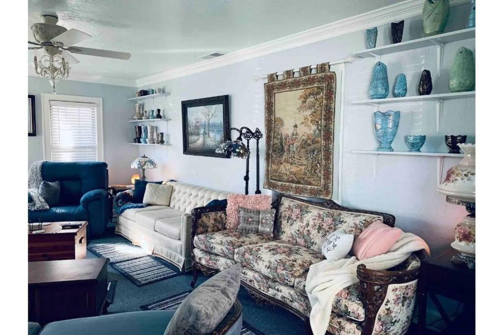 1 Mile To Fort Sill! The Carolebelle Cottage Sleeps 8 With Hottub,Grills,Firepit Лоутън Екстериор снимка