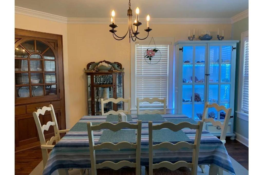 1 Mile To Fort Sill! The Carolebelle Cottage Sleeps 8 With Hottub,Grills,Firepit Лоутън Екстериор снимка