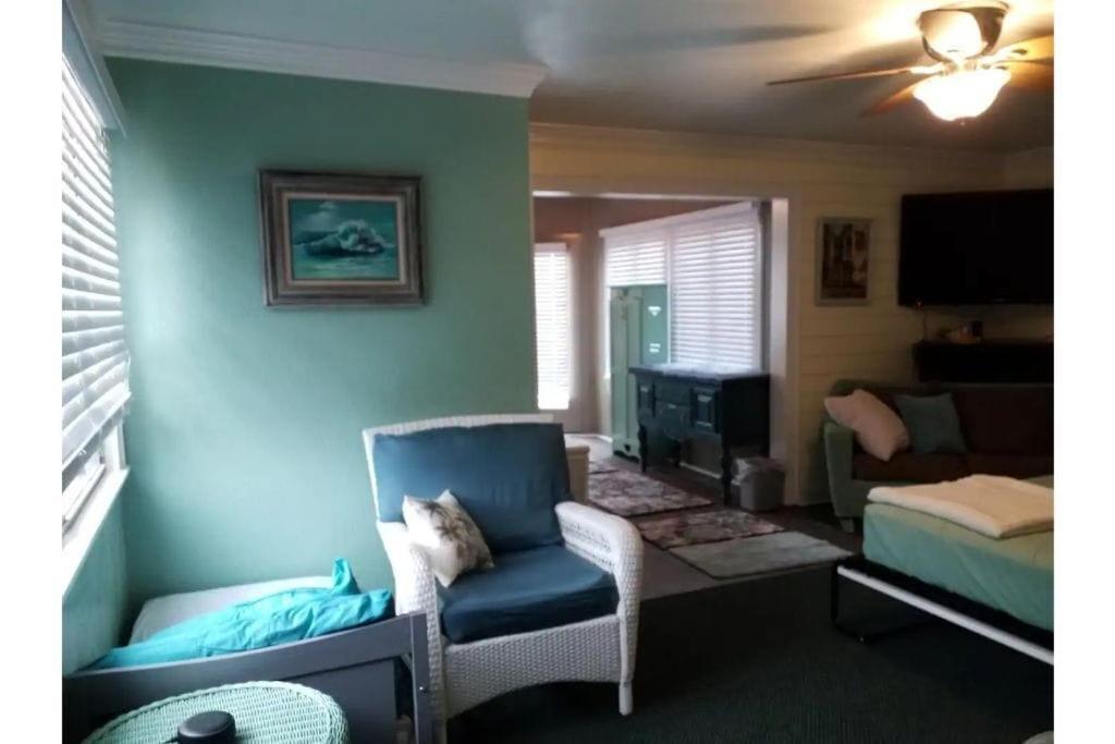 1 Mile To Fort Sill! The Carolebelle Cottage Sleeps 8 With Hottub,Grills,Firepit Лоутън Екстериор снимка